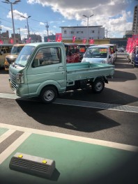 変わった色の商用車をご紹介！